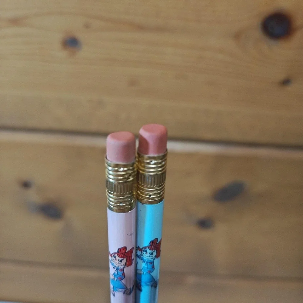Vintage 1981 Raggedy Ann & Andy Blue and Pink Pencil Set